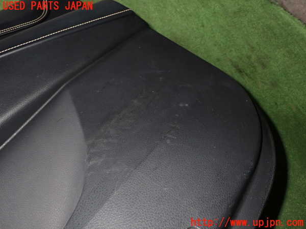 1UPJ-9234171234]ハリアー(ZSU60W)右前ドア内張り 中古_3