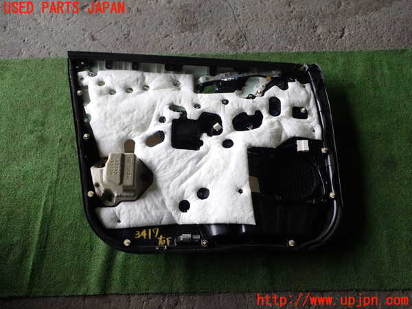 1UPJ-9234171234]ハリアー(ZSU60W)右前ドア内張り 中古_5