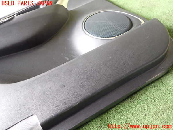 1UPJ-9234171264]ハリアー(ZSU60W)左前ドア内張り 中古_2