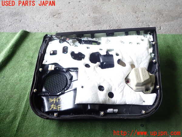 1UPJ-9234171264]ハリアー(ZSU60W)左前ドア内張り 中古_5