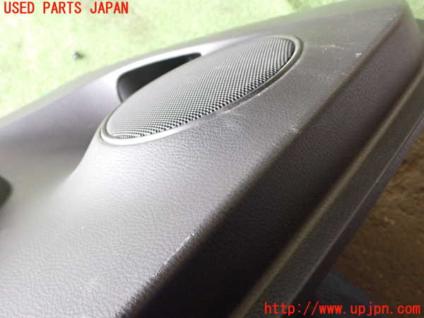 1UPJ-9234171294]ハリアー(ZSU60W)右後ドア内張り 中古_4