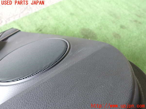 1UPJ-9234171324]ハリアー(ZSU60W)左後ドア内張り 中古_2