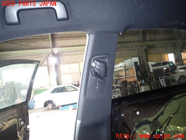 1UPJ-9234177665]ハリアー(ZSU60W)右センターピラートリム 中古_2