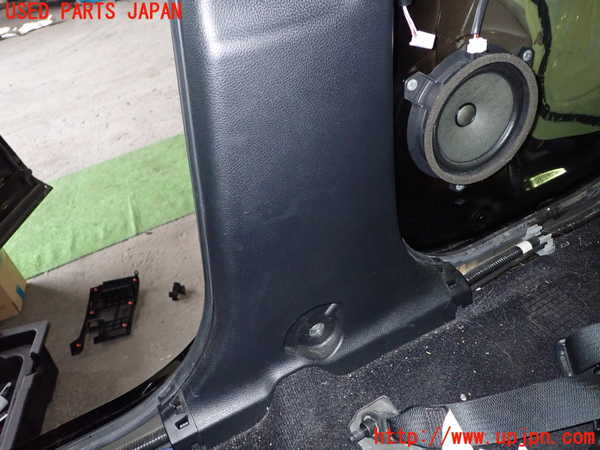 1UPJ-9234177665]ハリアー(ZSU60W)右センターピラートリム 中古_4