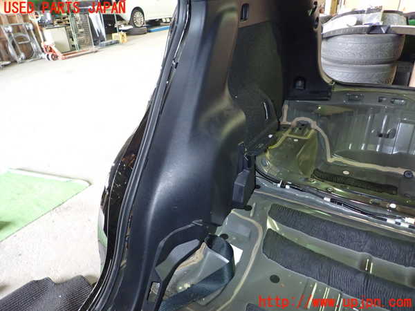 1UPJ-9234177675]ハリアー(ZSU60W)右リアピラートリム 中古_4