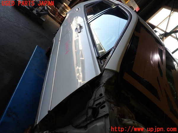1UPJ-9234181230]アルテッツァ(SXE10)右前ドア 中古_3