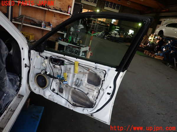 1UPJ-9234181230]アルテッツァ(SXE10)右前ドア 中古_4
