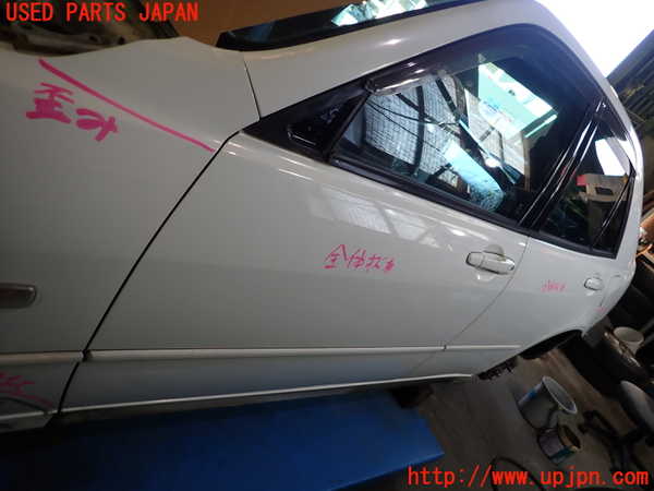 1UPJ-9234181260]アルテッツァ(SXE10)左前ドア 中古_2