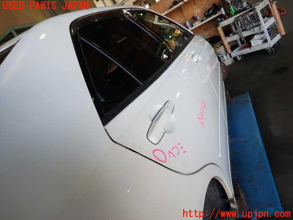 1UPJ-9234181290]アルテッツァ(SXE10)右後ドア 中古_2