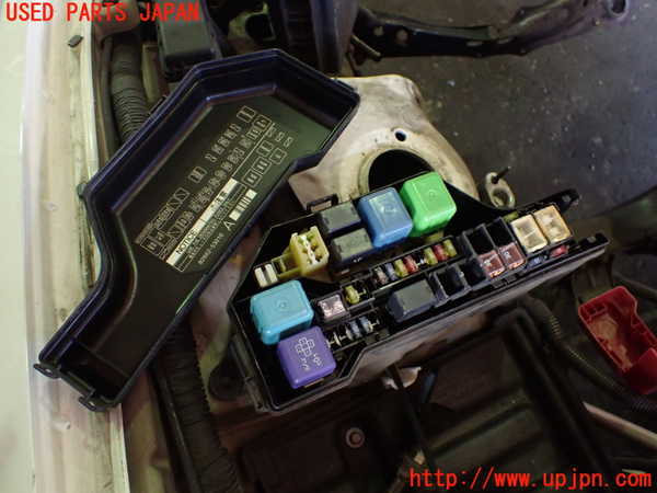 1UPJ-9234186743]アルテッツァ(SXE10)ヒューズボックス3 中古_2