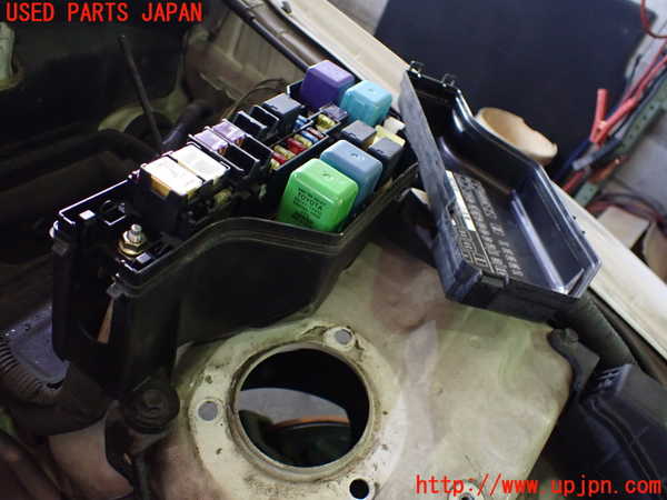 1UPJ-9234186743]アルテッツァ(SXE10)ヒューズボックス3 中古_3