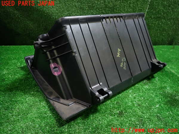 1UPJ-9234187516]アルテッツァ(SXE10)グローブボックス1 中古_4