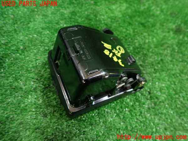 1UPJ-9234187821]アルテッツァ(SXE10)灰皿1 中古_3