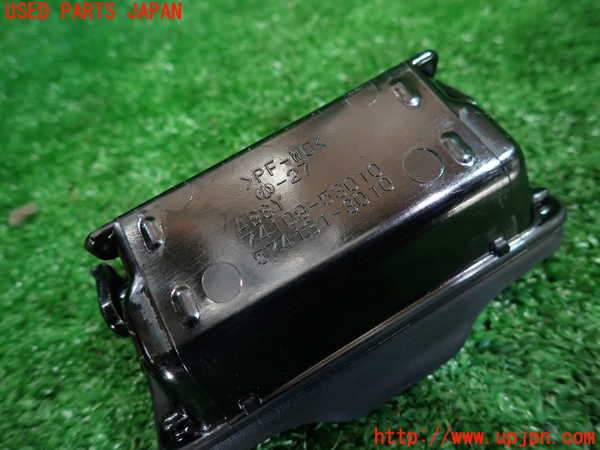 1UPJ-9234187822]アルテッツァ(SXE10)灰皿2 中古_4