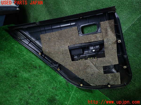 1UPJ-9234181294]アルテッツァ(SXE10)右後ドア内張り 中古_4