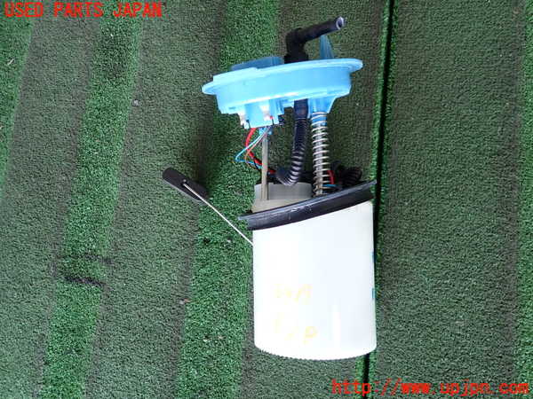 2UPJ-9234192510]VW ゴルフ(AUCJZ)燃料ポンプ 中古_2