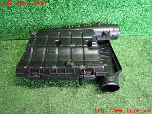 2UPJ-9234192560]VW ゴルフ(AUCJZ)エアクリーナーボックス 中古_2