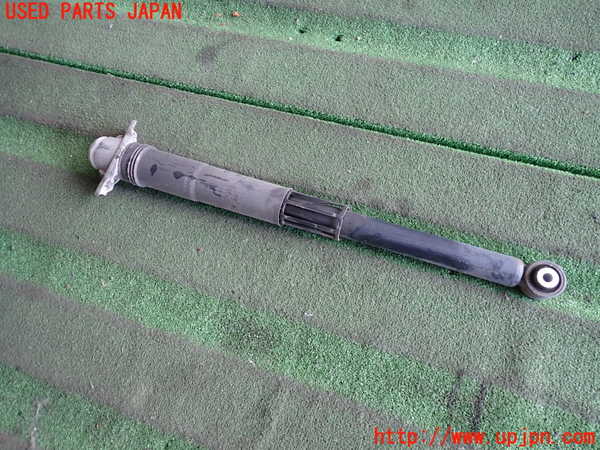 2UPJ-9234195070]VW ゴルフ(AUCJZ)右リアショックアブソーバー 中古_2