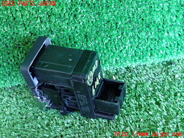 2UPJ-9234196307]VW ゴルフ(AUCJZ)スイッチ2 (電動パーキングブレーキ、AUTO HOLD) 中古_2