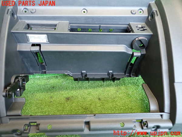 2UPJ-9234197516]VW ゴルフ(AUCJZ)グローブボックス1 中古_4