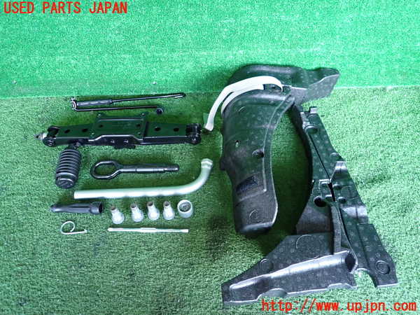 2UPJ-9234197805]VW ゴルフ(AUCJZ)車載工具 中古_2