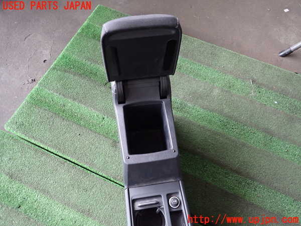 2UPJ-9234197540]VW ゴルフ(AUCJZ)センターコンソール 中古_4