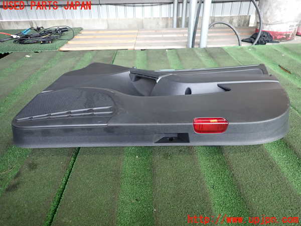 2UPJ-9234191234]VW ゴルフ(AUCJZ)右前ドア内張り 中古_3