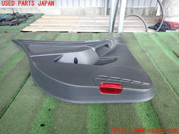 2UPJ-9234191324]VW ゴルフ(AUCJZ)左後ドア内張り 中古_3
