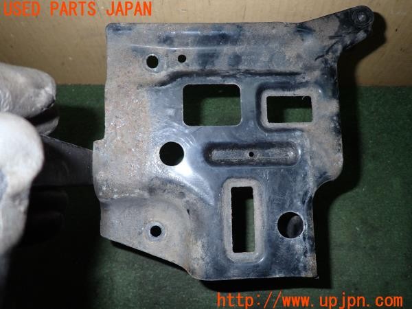 3UPJ=9234200001]MR-S VM180 TRD(ZZW30(改))純正 バッテリーホルダー ベース ステー 中古_3