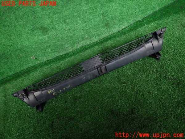 2UPJ-9234211050]アルシオーネ SVX(CXD)ラジエターグリル 中古_3