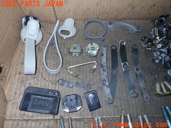 3UPJ=9234220720]VW ニュービートル ターボ(9CAWU)前期 ネジ・ナット・ステー類 セット ジャンク_2