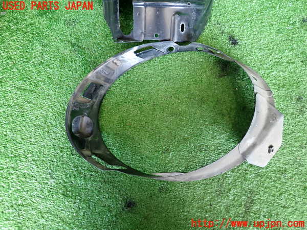 2UPJ-9234221140]VW ニュービートル(9CAWU)右ヘッドライトリム 中古_5