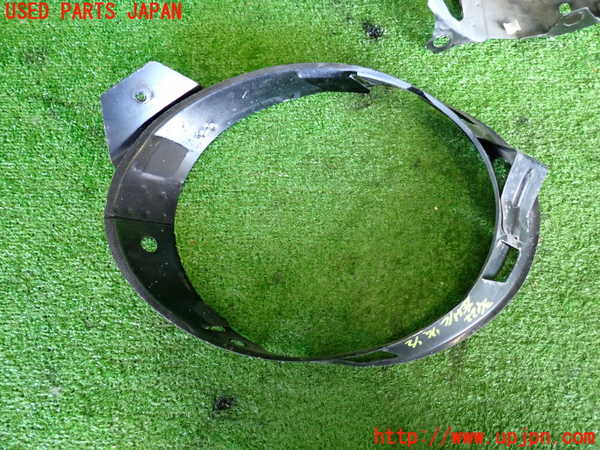 2UPJ-9234221142]VW ニュービートル(9CAWU)左ヘッドライトリム 中古_3