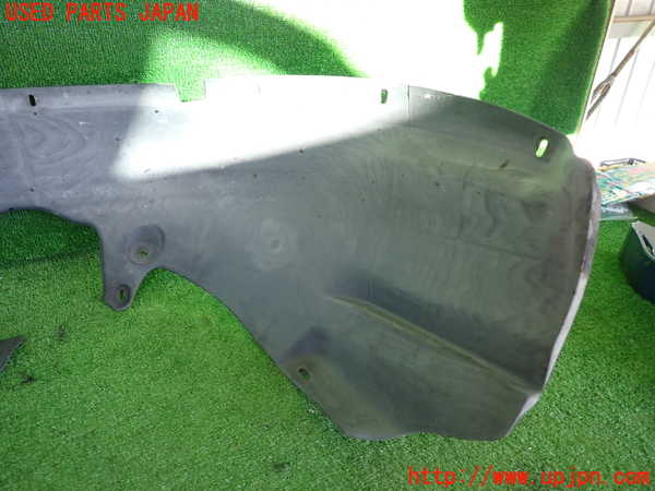 2UPJ-9234221090]VW ニュービートル(9CAWU)右前フェンダーライナー 中古_4