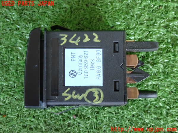 2UPJ-9234226308]VW ニュービートル(9CAWU)スイッチ3 (デフォッガー) 中古_2