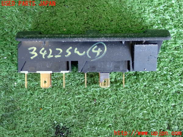 2UPJ-9234226309]VW ニュービートル(9CAWU)スイッチ4 (フューエル) 中古_2