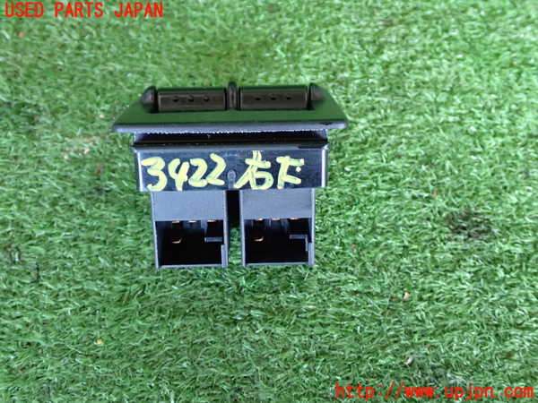 2UPJ-9234226240]VW ニュービートル(9CAWU)右前パワーウィンドウスイッチ 中古_2