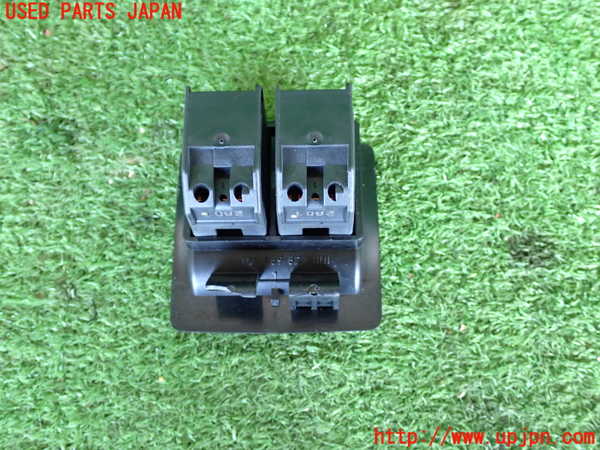 2UPJ-9234226240]VW ニュービートル(9CAWU)右前パワーウィンドウスイッチ 中古_3