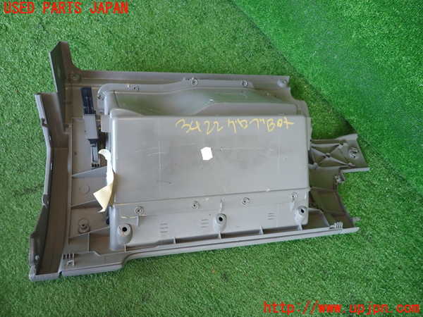 2UPJ-9234227516]VW ニュービートル(9CAWU)グローブボックス1 中古_5