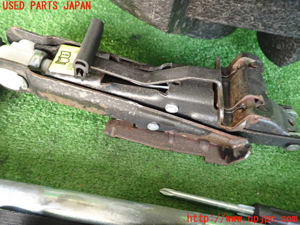 2UPJ-9234227805]VW ニュービートル(9CAWU)車載工具 中古_2