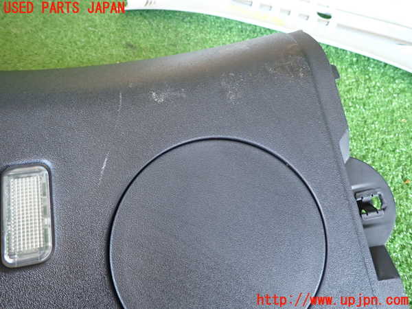 2UPJ-9234227675]VW ニュービートル(9CAWU)右リアピラートリム 中古_4