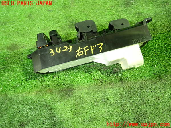 1UPJ-9234236240]ポルテ(NSP141)右前パワーウィンドウスイッチ 中古_2