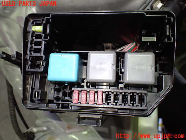 1UPJ-9234236742]ポルテ(NSP141)ヒューズボックス2 中古_2