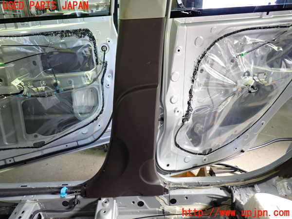 1UPJ-9234237665]ポルテ(NSP141)右センターピラートリム 中古_3