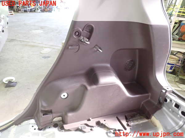 1UPJ-9234237675]ポルテ(NSP141)右リアピラートリム 中古_3