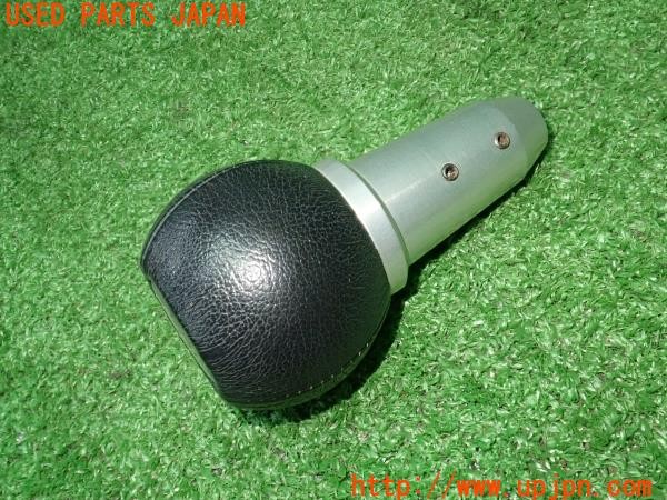 3UPJ=9234240614]フィアット 500(31209)純正 レザー シフトノブ 中古_2