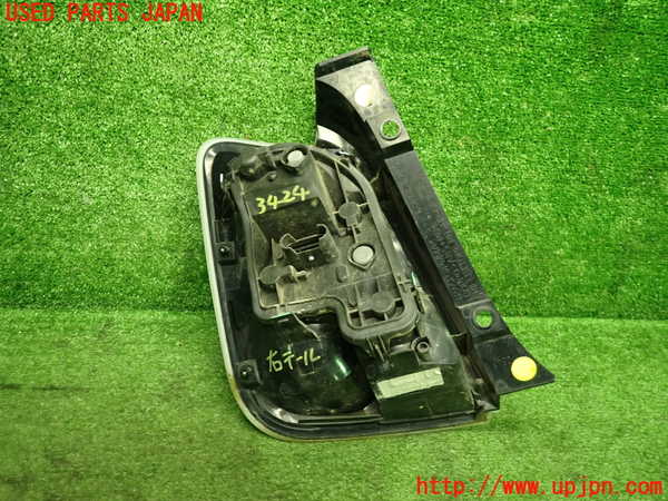 5UPJ-9234241530]フィアット・500(31209)右テールランプ 中古_2