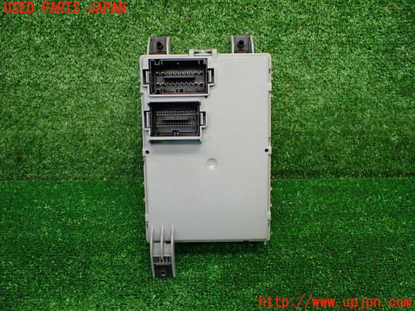 5UPJ-9234246742]フィアット・500(31209)ヒューズボックス2 中古_2