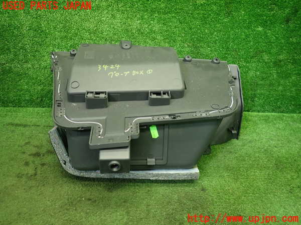 5UPJ-9234247516]フィアット・500(31209)グローブボックス1 中古_3