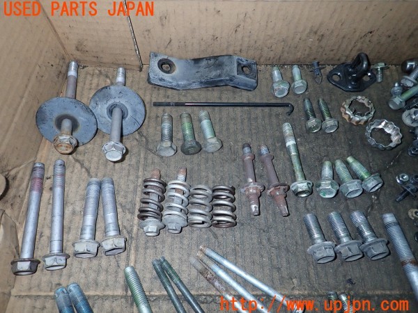 3UPJ=9234250720]セレナ ハイウェイスター プロパイロットエディション(GFC27)ネジ・ナット・ステー類 ジャンク_2